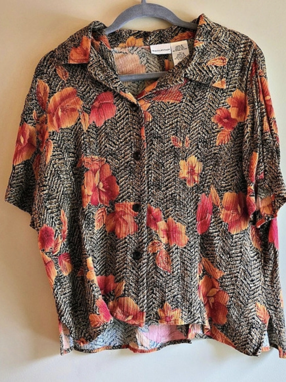 White Stag Floral Button Front Rayon Shirt Size 16 Like New